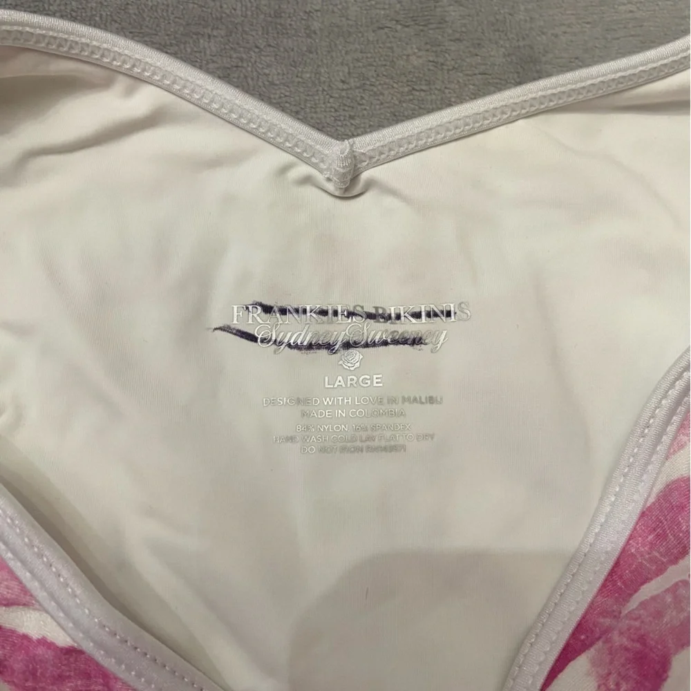 Frankies Bikinis new without